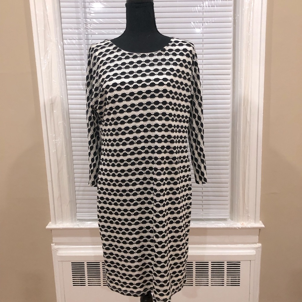 Black and White Knit Dress by Sandra Darren Size 14